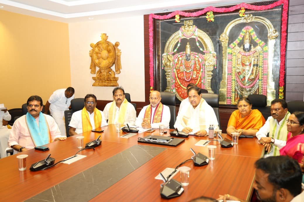 తిరుమల శ్రీవారి సాలకట్ల బ్రహ్మోత్సవాలు విజయవంతం – సహకరించిన అందరికీ బోర్డు చైర్మన్, బి ఆర్ నాయుడు ఈవో, సభ్యుల కృతజ్ఞతలు